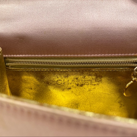 ❌SOLD❌Vintage Chanel Rose Pink Handle Bag - Picture 8 of 13